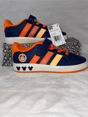 Adidas Disney Mickey Grand Court Youth  Sz 1 (UK13.5K/EU32) JS2345
